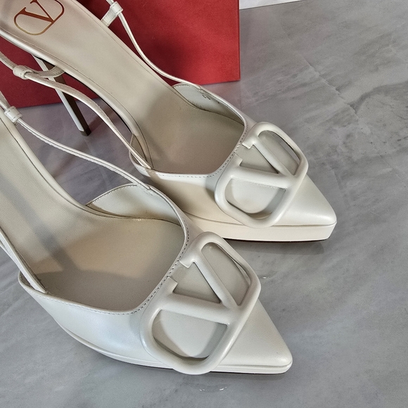 Valentino Garavani VLogo Cream Slingback Heels - Picture 4 of 9